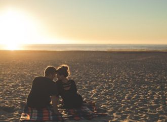 Why Do Long Distance Relationships Fail and Can You Make Them Last?