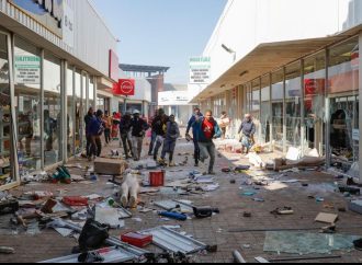 Nigeria Tells Citizens to “Close Shops, Stay Safe” Amid Xenophobic Attacks in South Africa — Akelicious