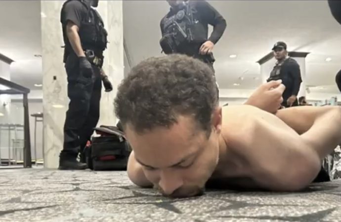 Donald Trump Shares Footage, Suspect Photo After White House Correspondents’ Dinner Shooting — Akelicious