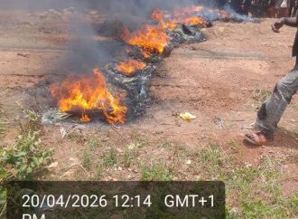 Angry youths, women attack soldiers, burn military checkpoint in Plateau over killing of villager — Akelicious