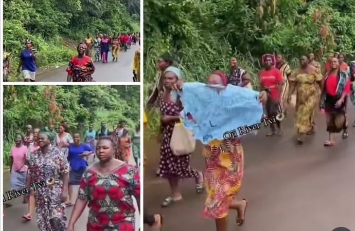 Drama in Enugu as Married Women Protest Against Alleged Sex Workers, Chant “Ashawo Must Go” — Akelicious