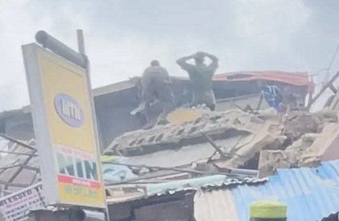 Panic in Lagos as Three-Storey Building Collapses, Several Trapped — Akelicious