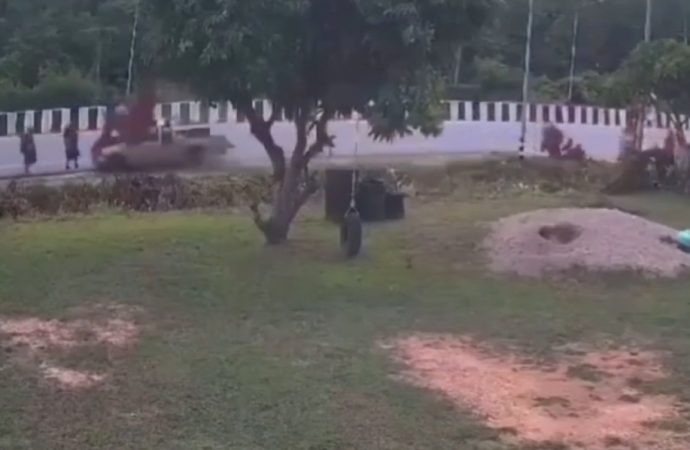 Nine Buddhist Monks Killed After 11-Year-Old Allegedly Crashes Pickup Into Religious Procession in Thailand — Akelicious